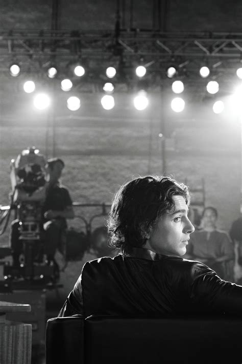 Timothée Chalamet Bleu De Chanel arriva spot 20 .